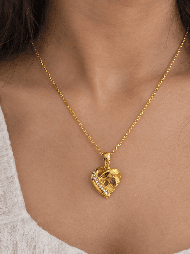 Amour Locket